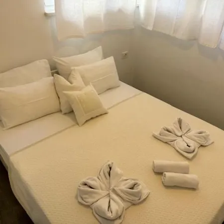 House Beach Close To The Beach Makarska